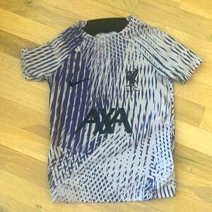 Liverpool Football Club Jersey/ Kit youth small M. Salah #11